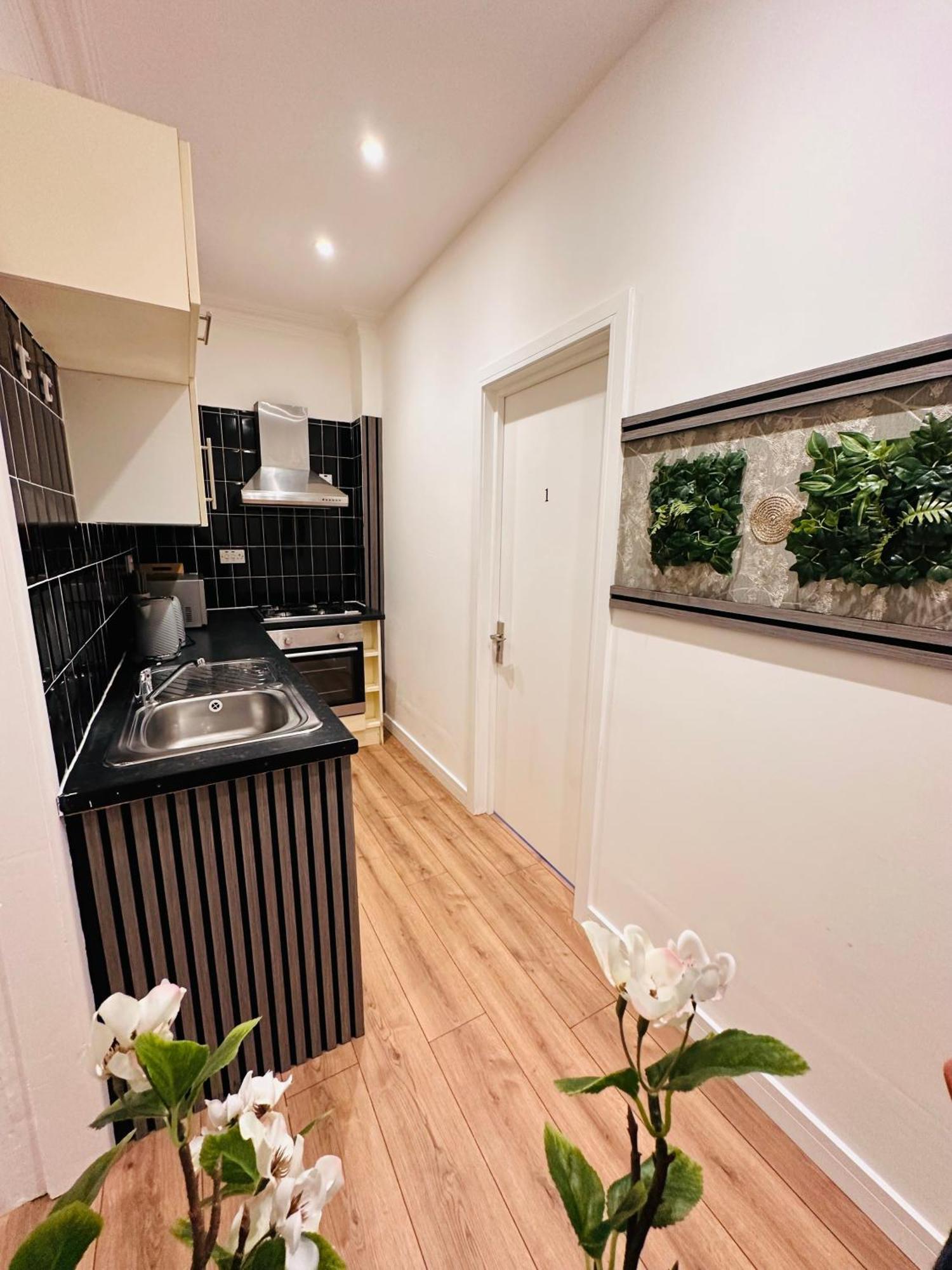 R2 - Elegant Private Room Opposite Queen Elizabeth Hospital - Harborne Birmingham Dış mekan fotoğraf